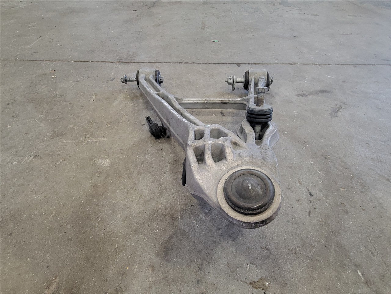 1999 CORVETTE LH DRIVER REAR LOWER CONTROL ARM 64K 33923 - image 8