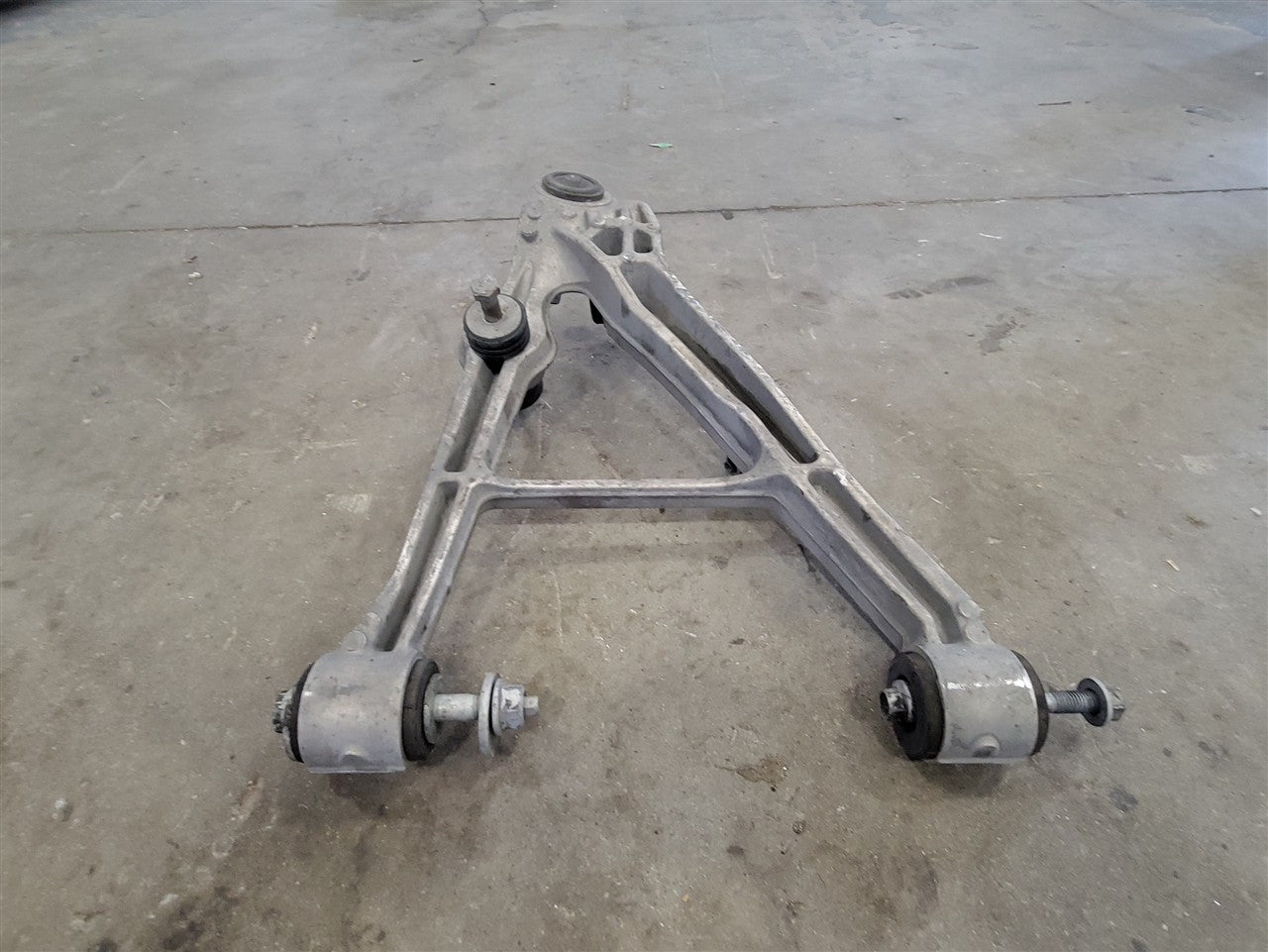 1999 CORVETTE LH DRIVER REAR LOWER CONTROL ARM 64K 33923 - image 10