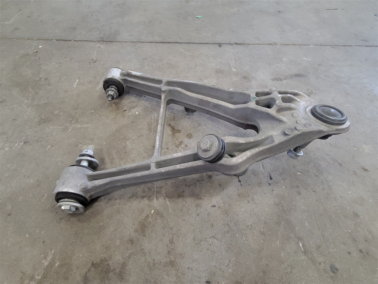 1999 CORVETTE RH REAR LOWER CONTROL ARM 64K 33924 - image 8