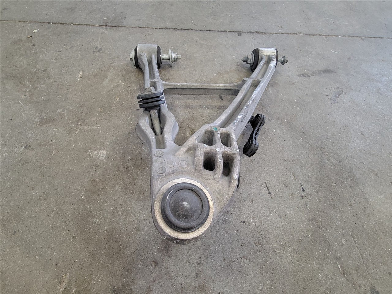 1999 CORVETTE RH REAR LOWER CONTROL ARM 64K 33924 - image 9