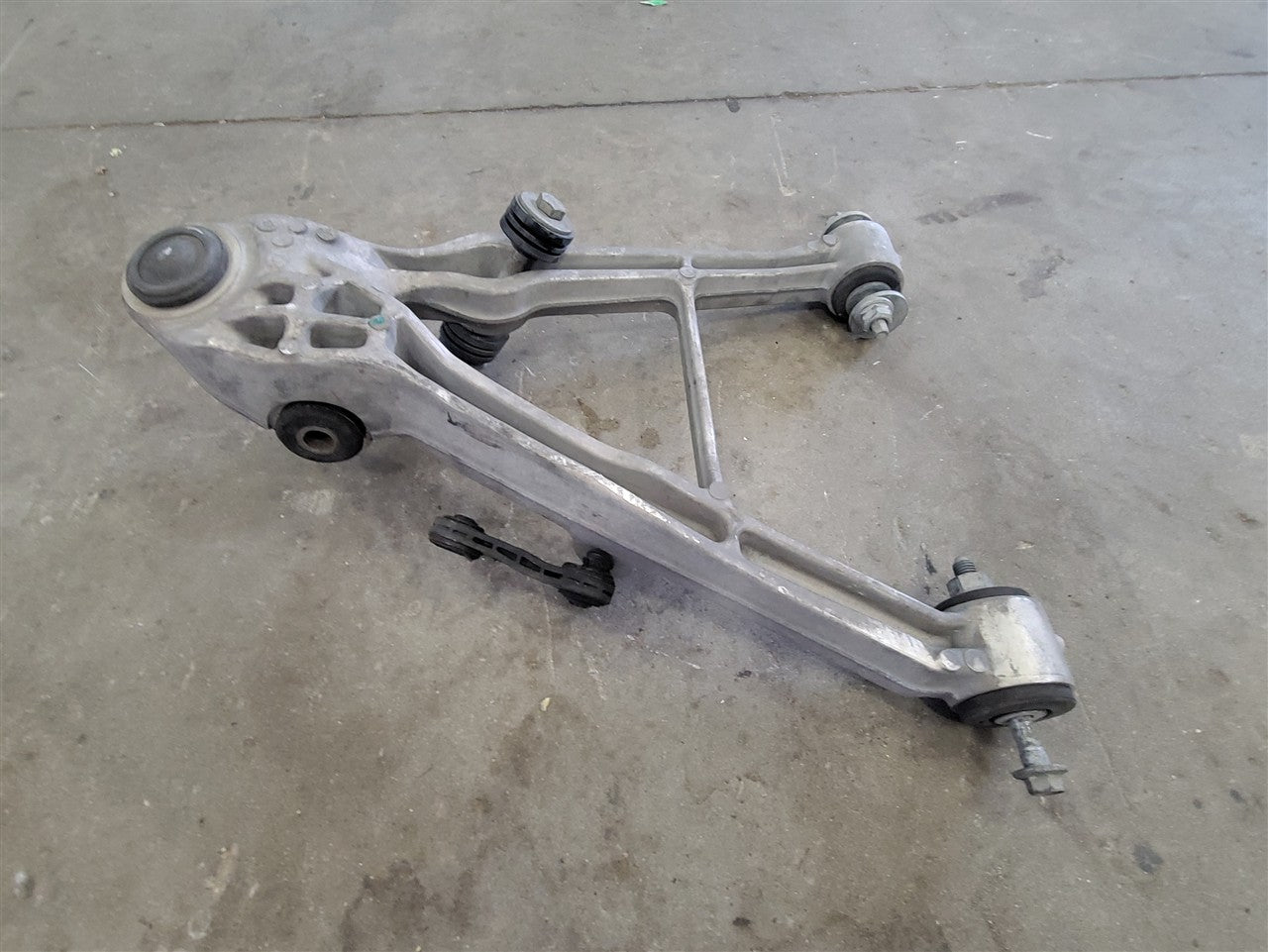 1999 CORVETTE RH REAR LOWER CONTROL ARM 64K 33924 - image 10
