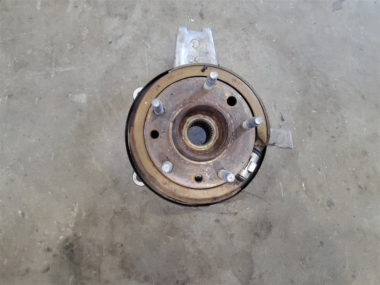 1999 CORVETTE LH DRIVER REAR SPINDLE & HUB 64K 33927 - image 4