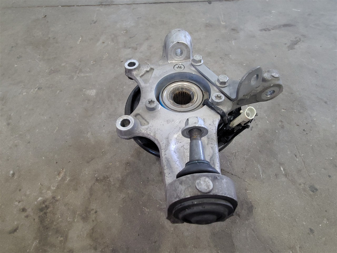 1999 CORVETTE LH DRIVER REAR SPINDLE & HUB 64K 33927 - image 7