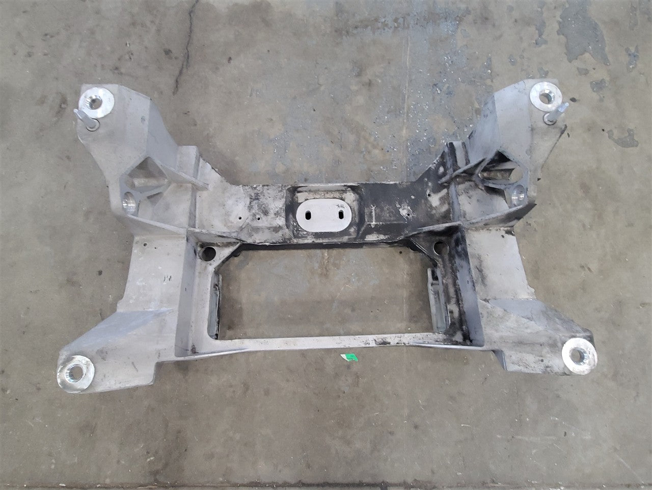 1999 CORVETTE REAR SUSPENSION CROSSMEMBER BARE 64K 33930 - image 1