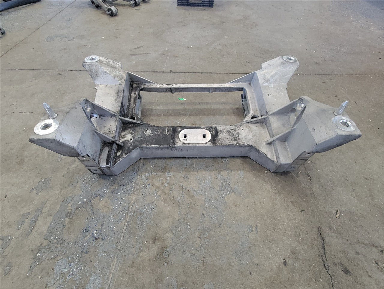 1999 CORVETTE REAR SUSPENSION CROSSMEMBER BARE 64K 33930 - image 4