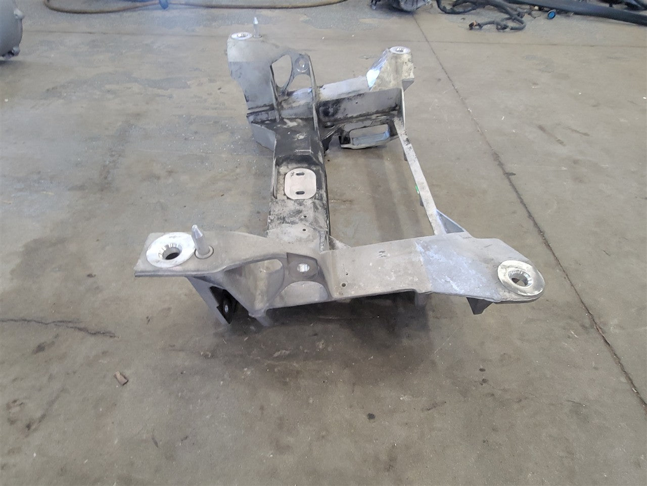 1999 CORVETTE REAR SUSPENSION CROSSMEMBER BARE 64K 33930 - image 5