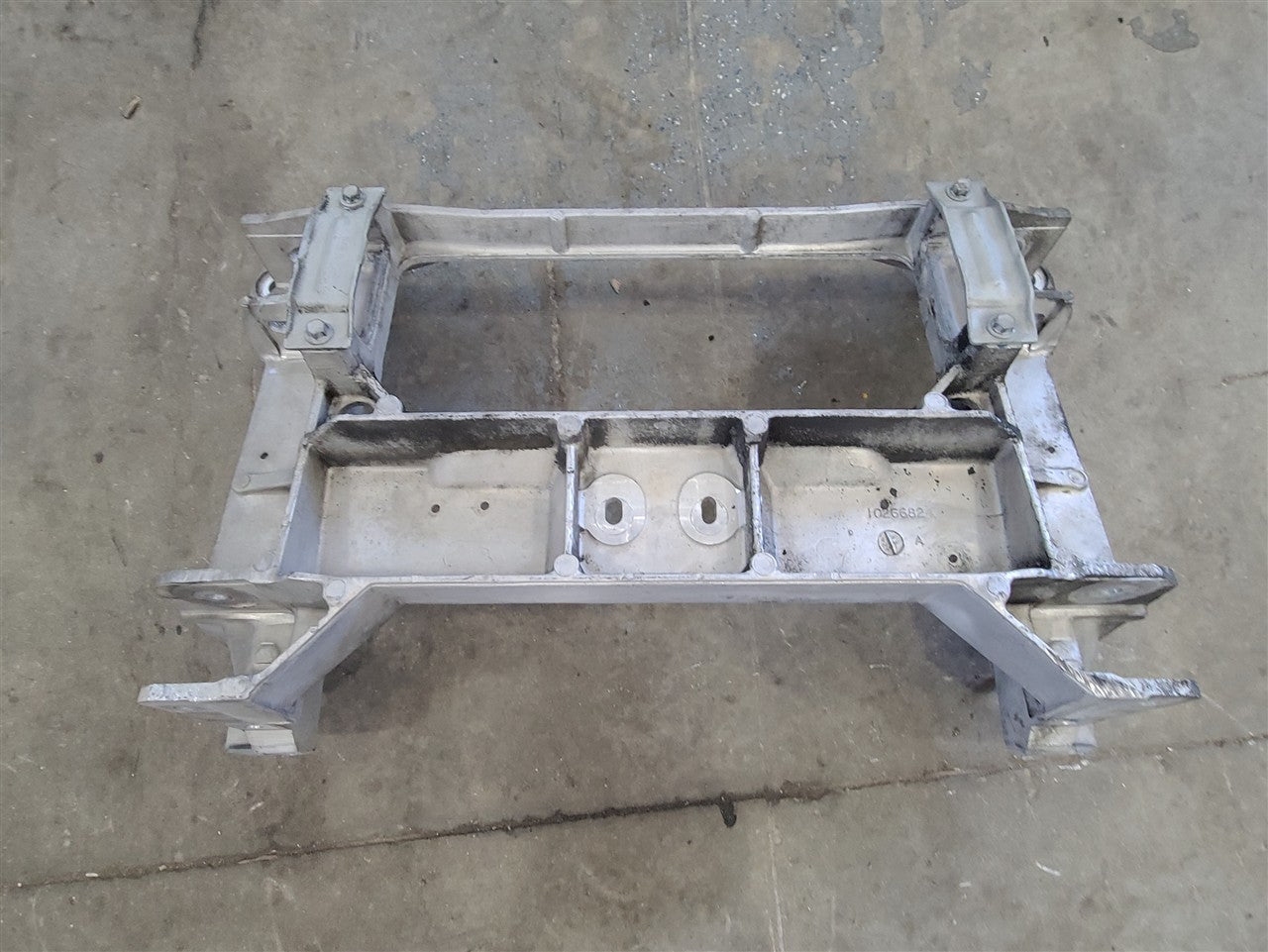 1999 CORVETTE REAR SUSPENSION CROSSMEMBER BARE 64K 33930 - image 6