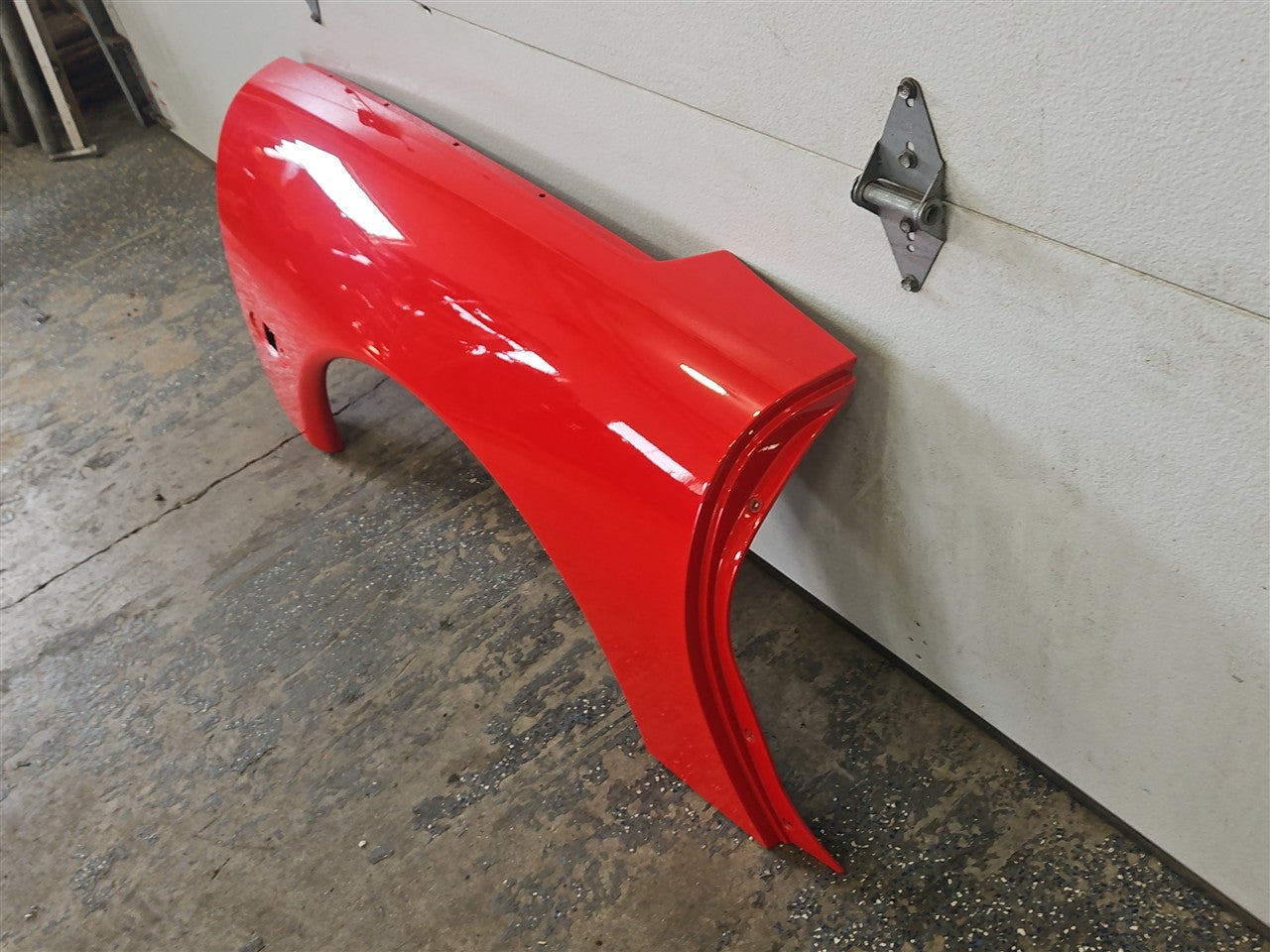 1999 CORVETTE RH QUARTER TORCH RED 70U 000 33935 - image 2