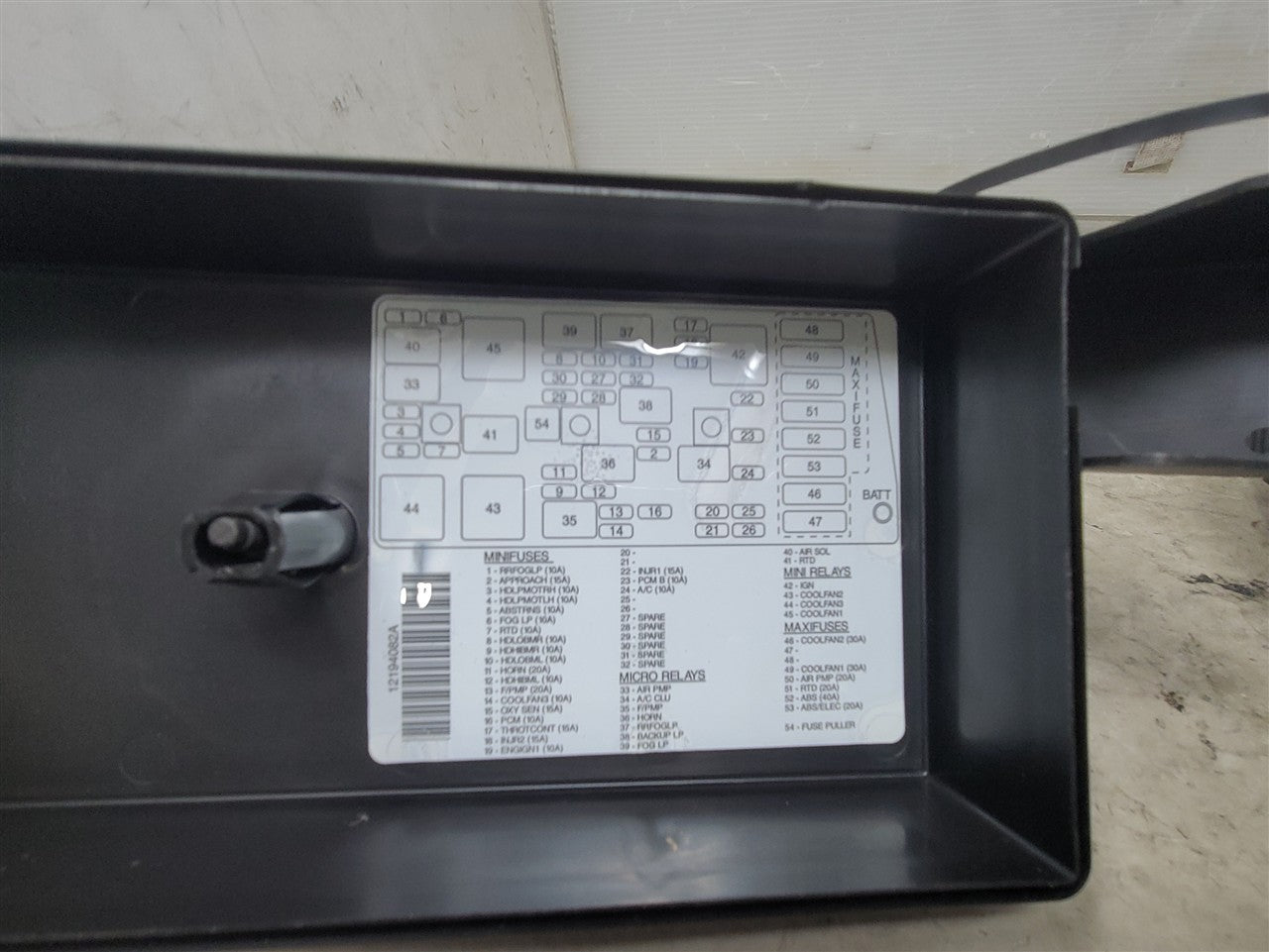 1999 CORVETTE ENGINE BAY FUSE BOX 15329395 33947 - image 9