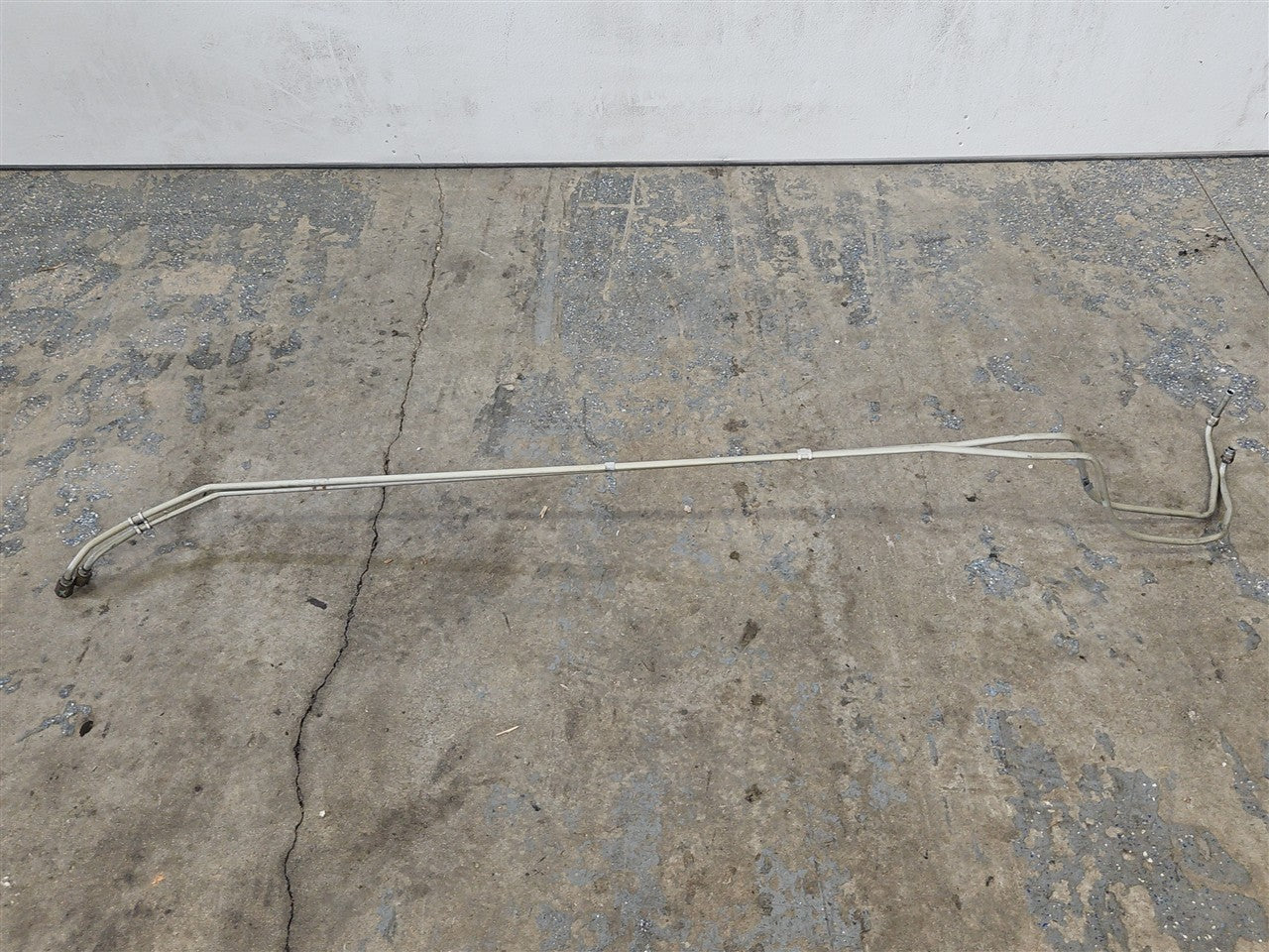 1999 CORVETTE REAR TRANSMISSION COOLER LINES PAIR 33952 - image 1