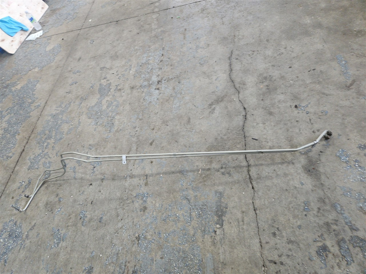1999 CORVETTE REAR TRANSMISSION COOLER LINES PAIR 33952 - image 3