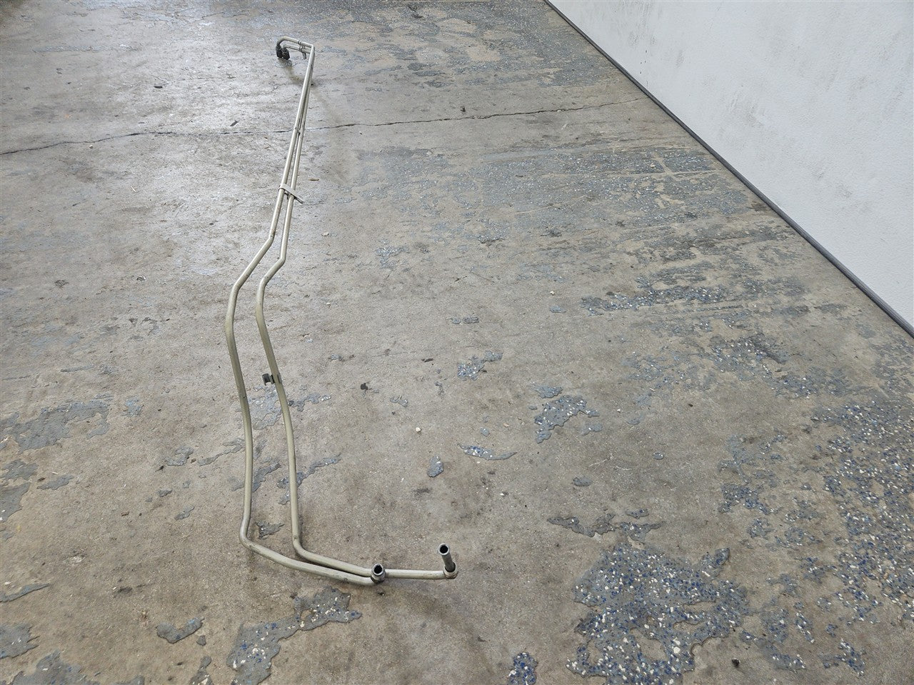 1999 CORVETTE REAR TRANSMISSION COOLER LINES PAIR 33952 - image 4