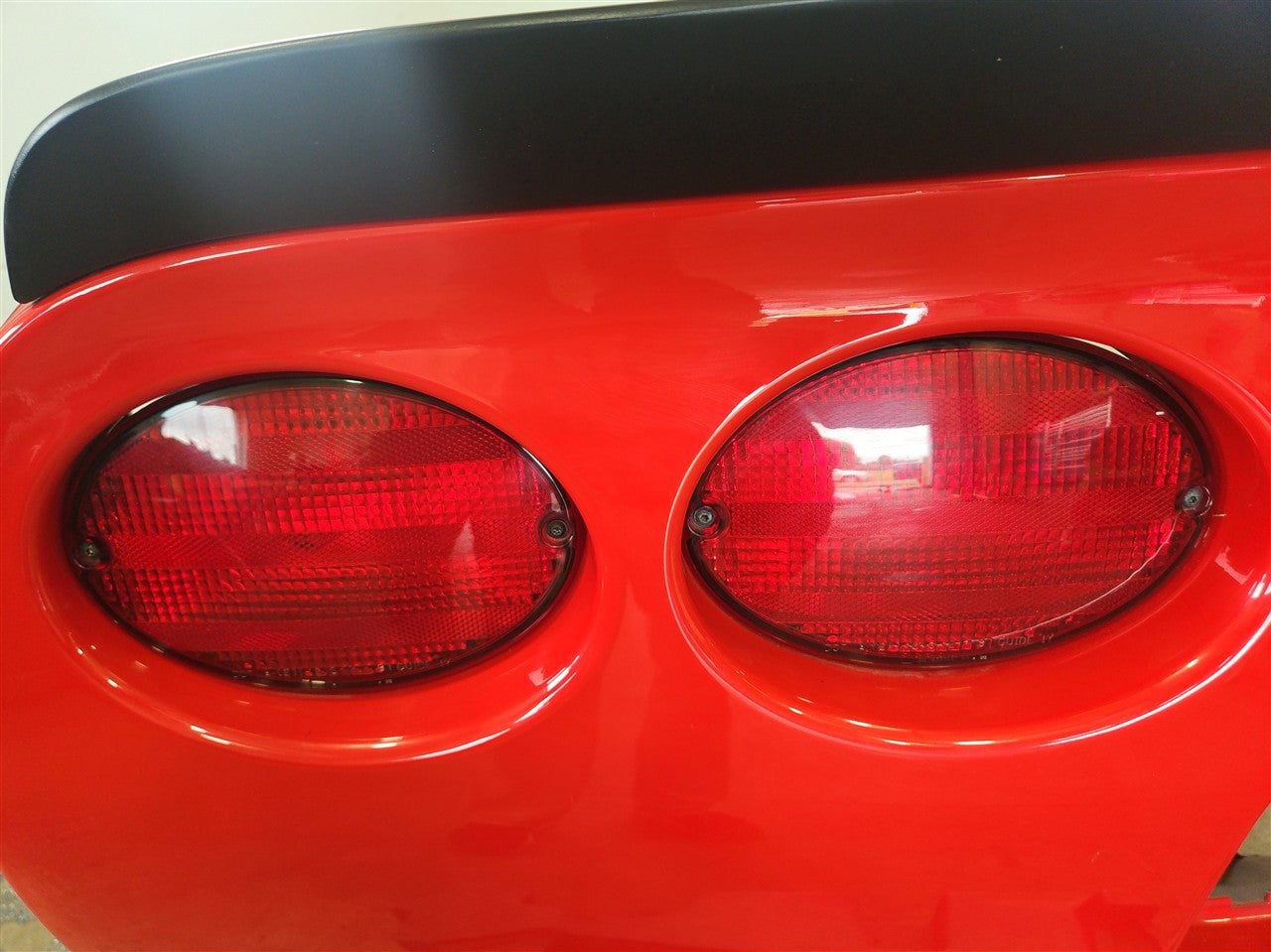 1999 CORVETTE REAR BUMPER TORCH RED NICE W/REBAR 33953 - image 6