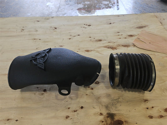 1999 CORVETTE OEM AIR INTAKE BRIDGE DUCT & BELLOWS 33958 - image 1