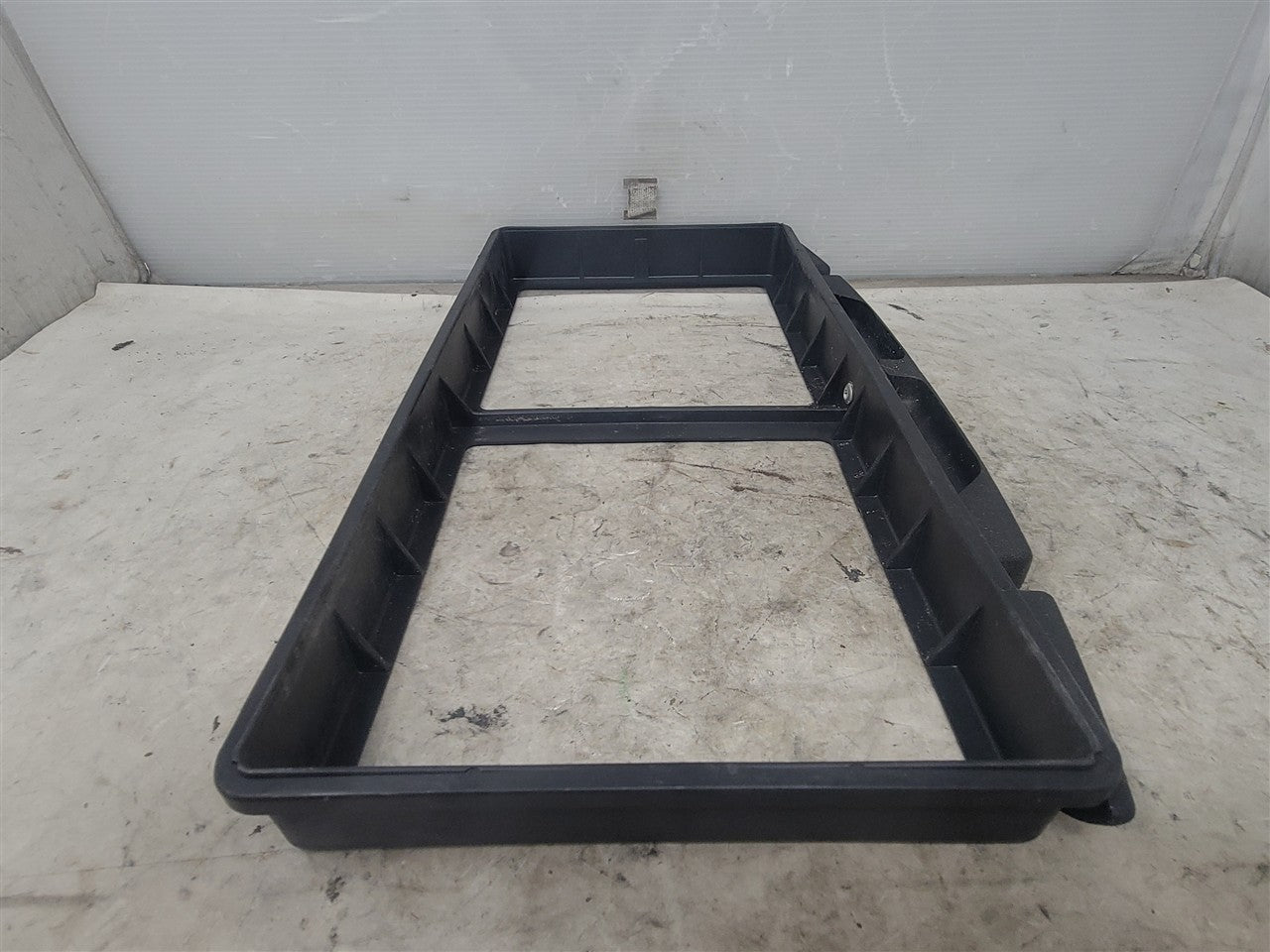 1999 CORVETTE OEM AIR FILTER TRAY BRACKET 25166571 33962 - image 5
