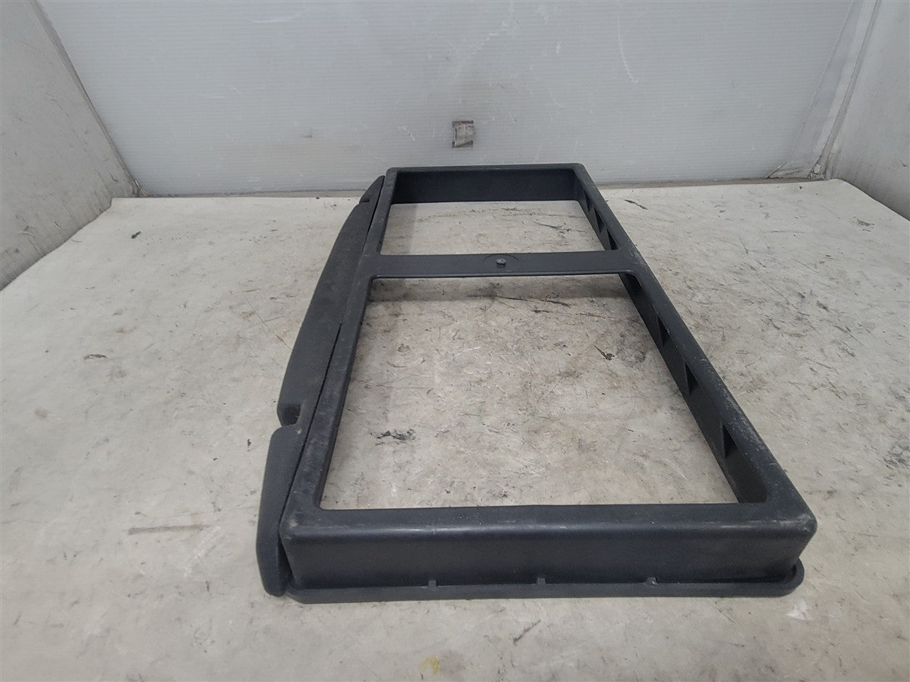1999 CORVETTE OEM AIR FILTER TRAY BRACKET 25166571 33962 - image 8