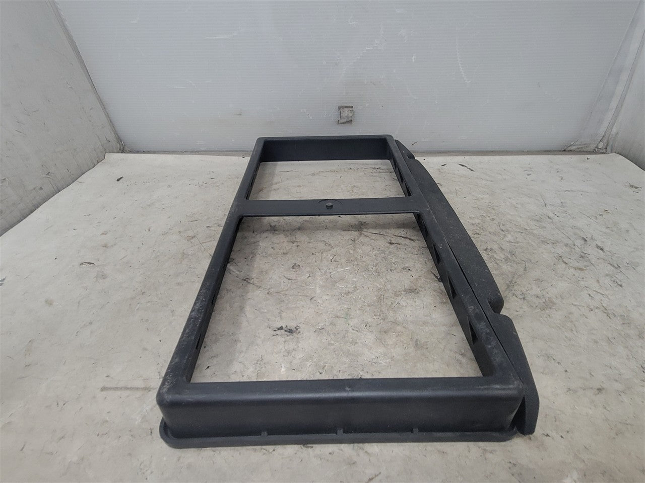 1999 CORVETTE OEM AIR FILTER TRAY BRACKET 25166571 33962 - image 10