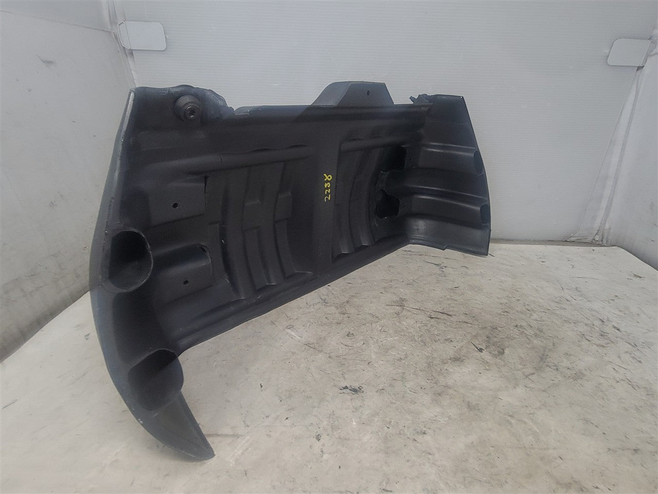 1999 CORVETTE AIR FILTER DUCT COVER 25166558 33963 - image 4