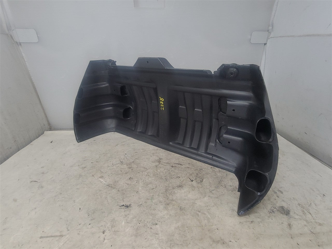 1999 CORVETTE AIR FILTER DUCT COVER 25166558 33963 - image 6