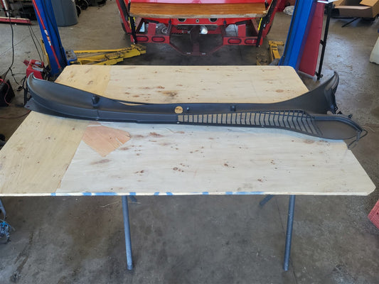 1999 CORVETTE WIPER COWL PANEL AIR INLET GRILLE 33966 - image 2