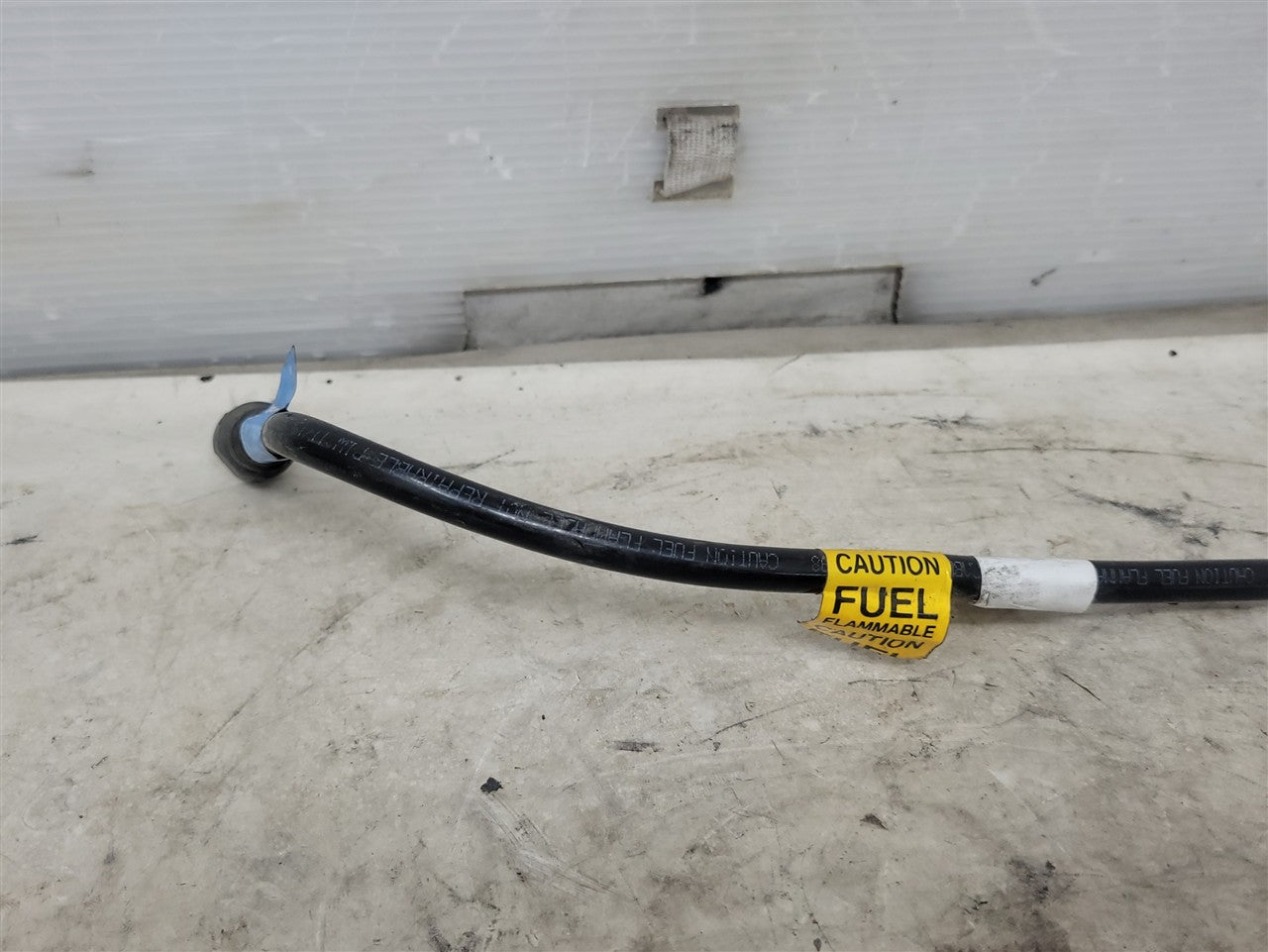 1999 CORVETTE FUEL REGULATOR RETURN LINE 10410935 33968 - image 4