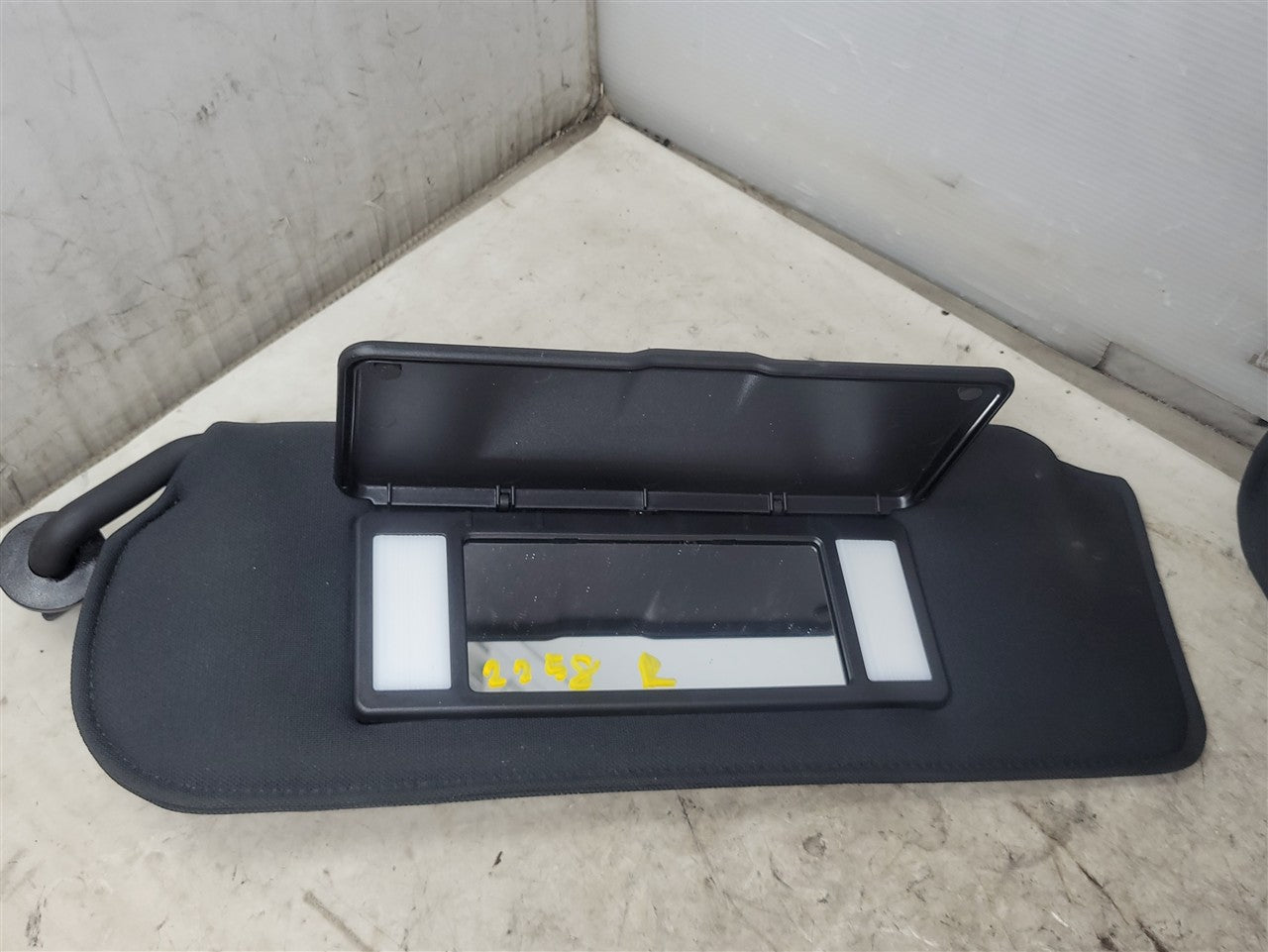1999 CORVETTE SUN VISORS PAIR BLACK LH RH 33970 - image 9