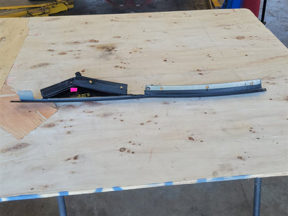 1999 CORVETTE LH EXTERIOR A PILLAR TRIM MOLDING 33974 - image 8