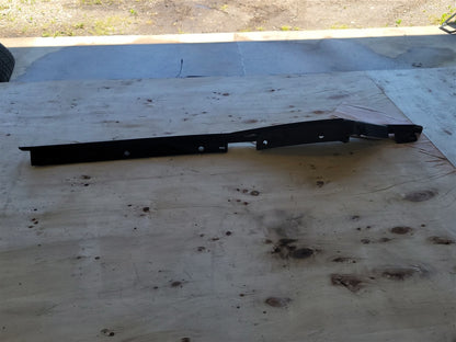 1999 CORVETTE RH EXTERIOR A PILLAR TRIM MOLDING 33975 - image 5