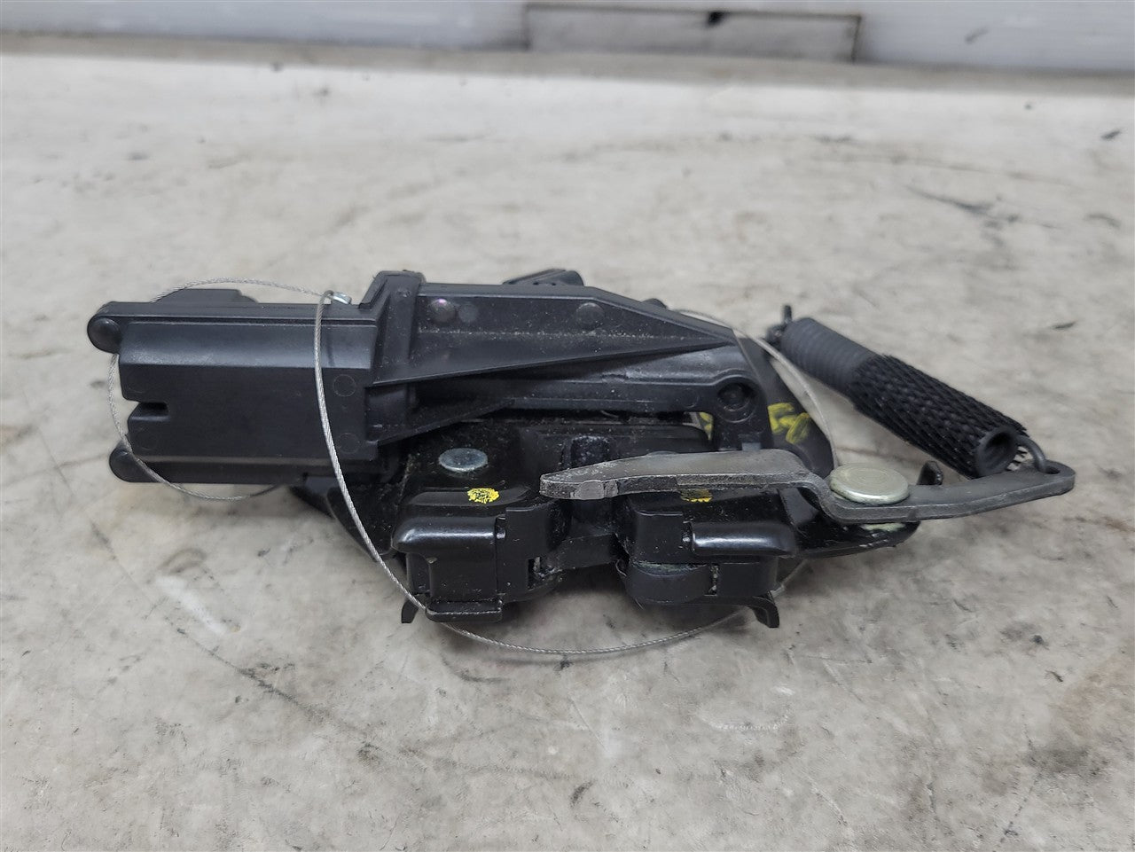1999 CORVETTE REAR LIFTGATE LATCH LH RH 16638796 33978 - image 2