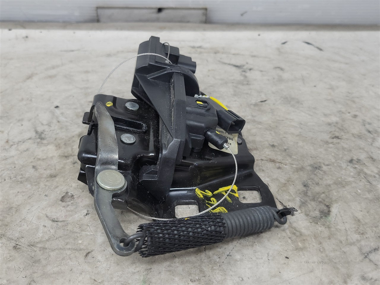 1999 CORVETTE REAR LIFTGATE LATCH LH RH 16638796 33978 - image 7