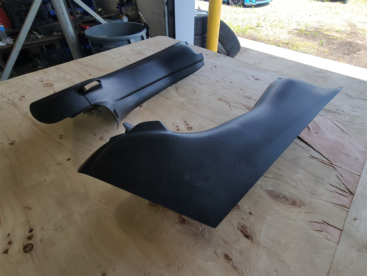 1999 CORVETTE LOWER B PILLAR SEAT BELT TRIM COVERS 33979 - image 3