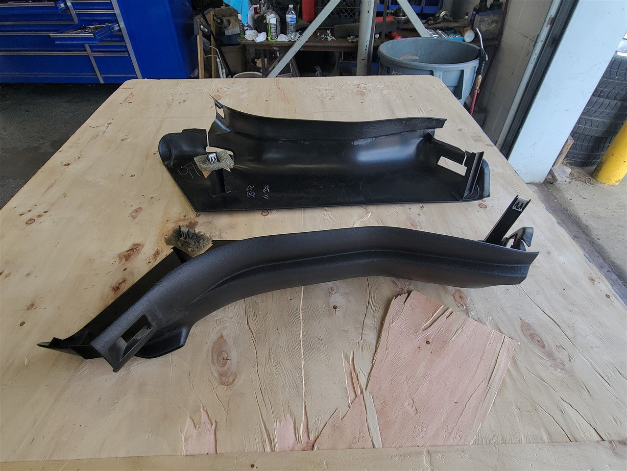 1999 CORVETTE LOWER B PILLAR SEAT BELT TRIM COVERS 33979 - image 11