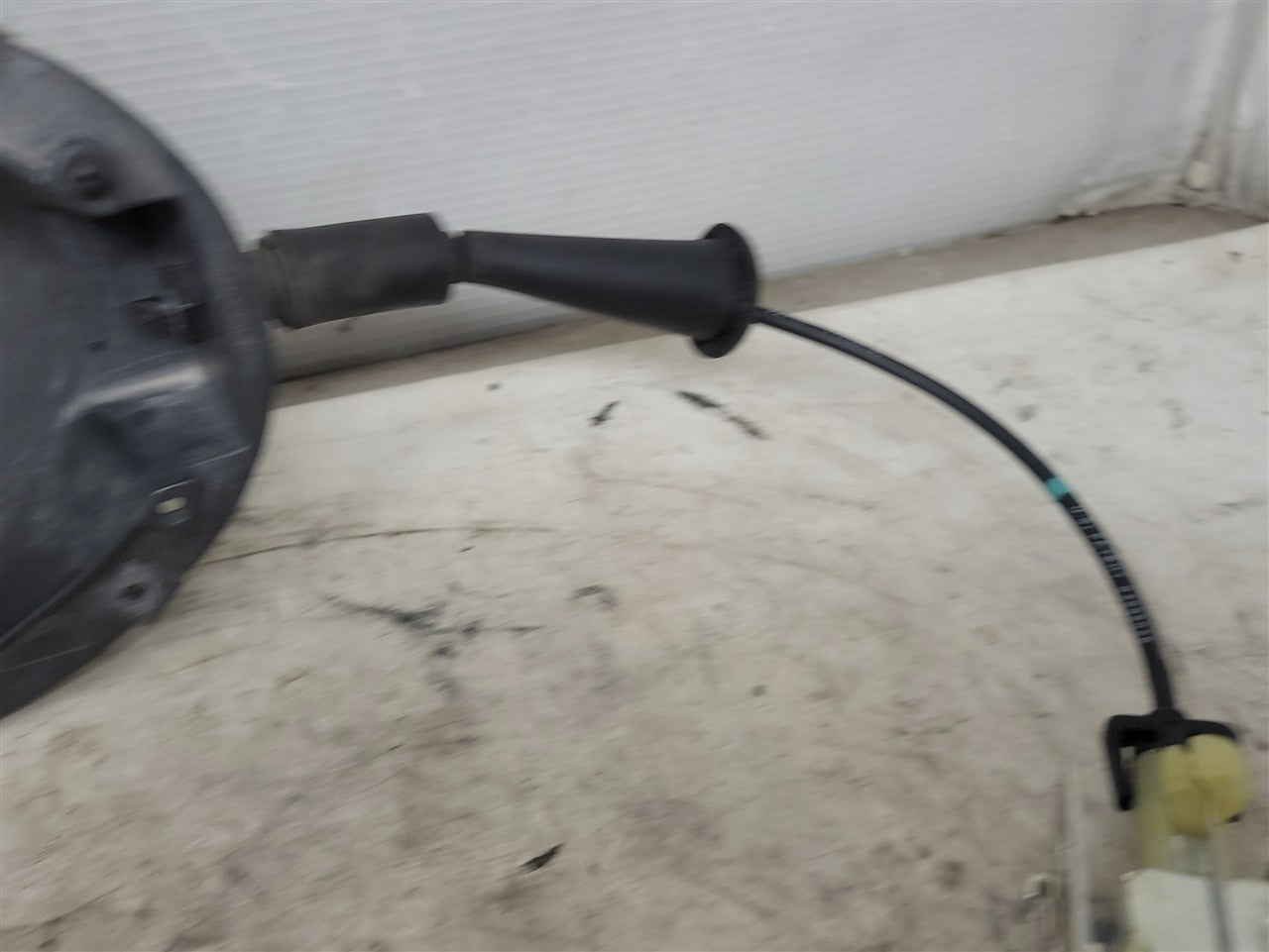 1999 CORVETTE FUEL DOOR LATCH RELEASE ACTUATOR 33984 - image 7