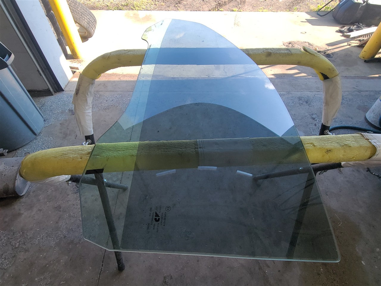 1999 CORVETTE LH DOOR GLASS TINTED 10403189 33989 - image 3
