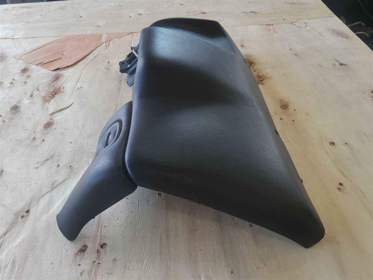 1999 CORVETTE DRIVER LOWER DASH KNEE BOLSTER TRIM 33991 - image 8
