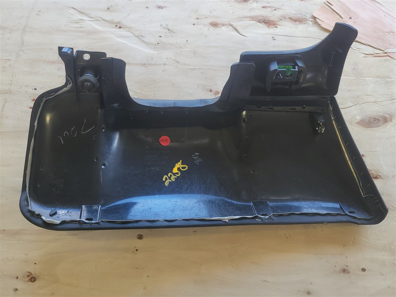 1999 CORVETTE DRIVER LOWER DASH KNEE BOLSTER TRIM 33991 - image 10