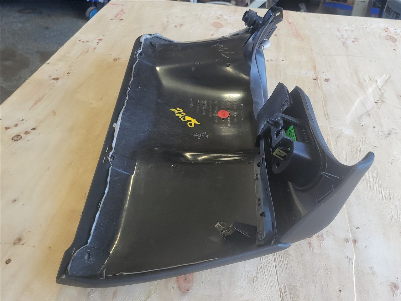 1999 CORVETTE DRIVER LOWER DASH KNEE BOLSTER TRIM 33991 - image 12