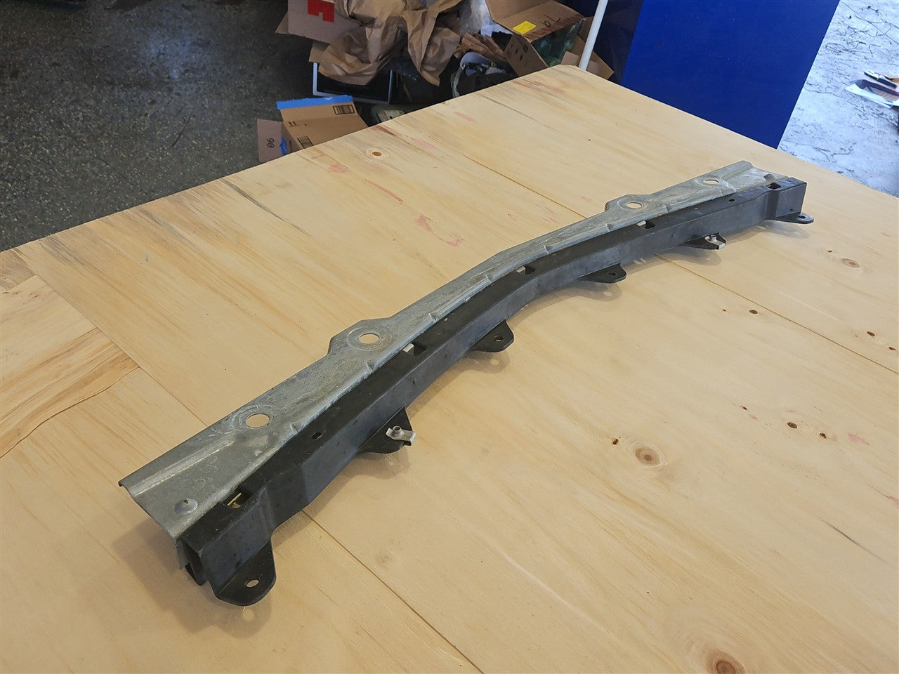 1999 CORVETTE FRONT BUMPER CENTER SUPPORT BRACKET 34000 - image 9