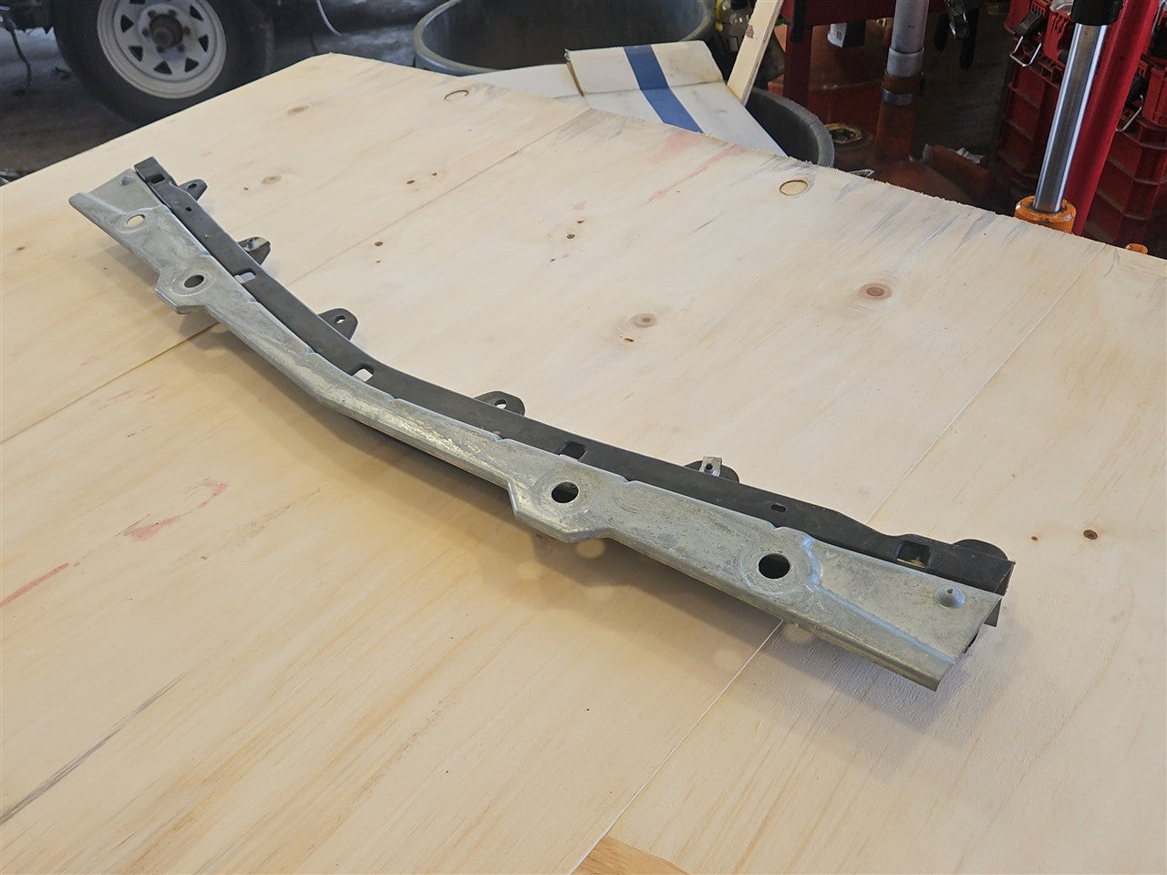 1999 CORVETTE FRONT BUMPER CENTER SUPPORT BRACKET 34000 - image 11