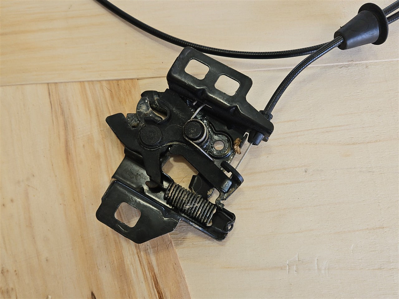 1999 CORVETTE HOOD LATCHES & RELEASE CABLE 34001 - image 14