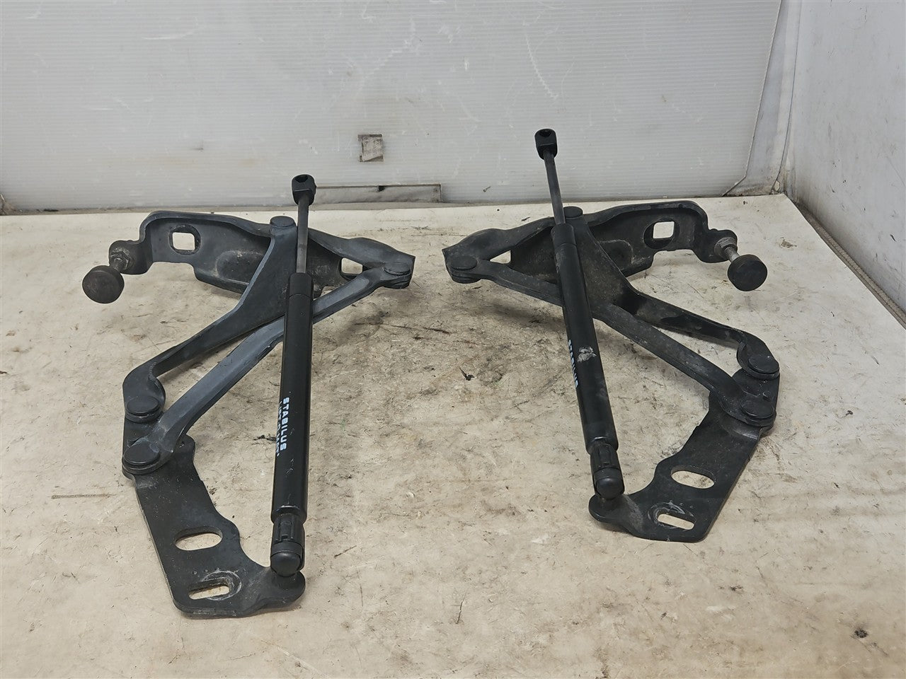 1999 CORVETTE HOOD HINGES PAIR LH RH 34002 - image 2