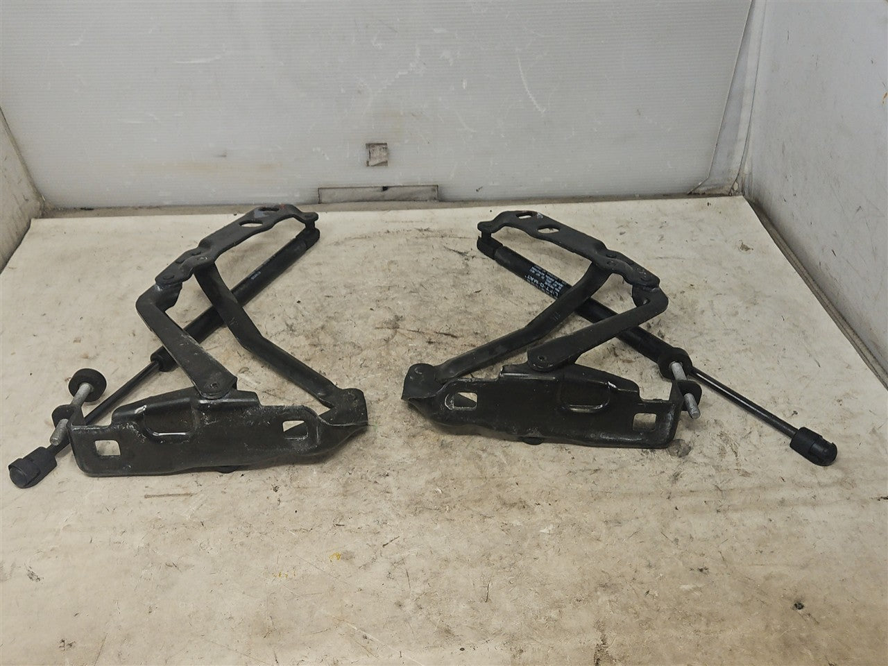 1999 CORVETTE HOOD HINGES PAIR LH RH 34002 - image 5