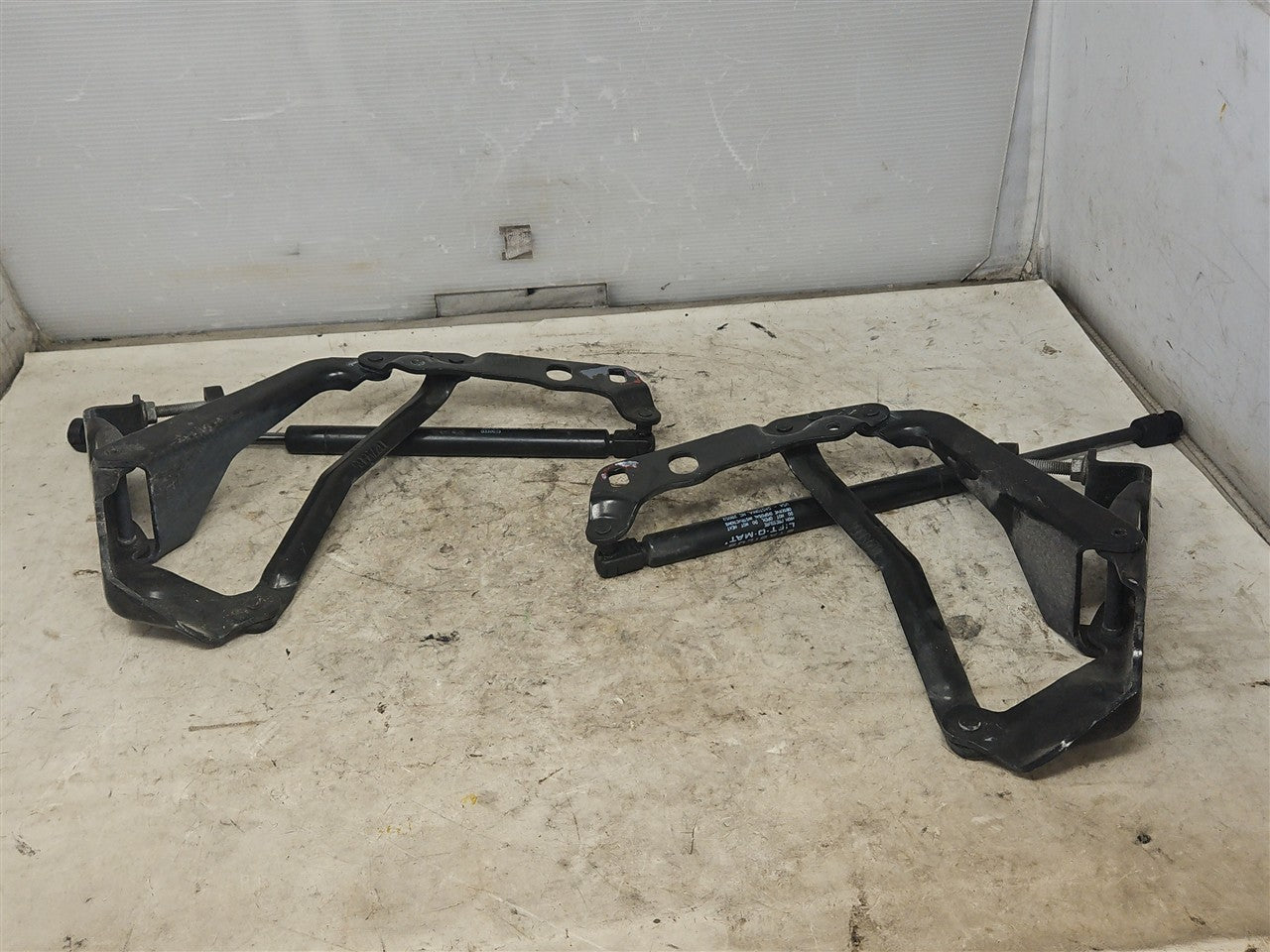 1999 CORVETTE HOOD HINGES PAIR LH RH 34002 - image 7