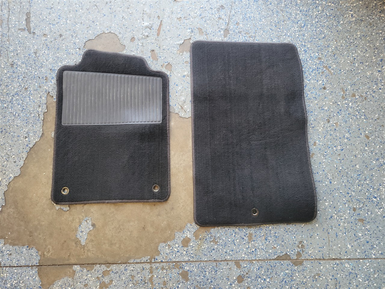 1999 CORVETTE OEM FRONT FLOOR MATS PAIR BLACK 34007 - image 1