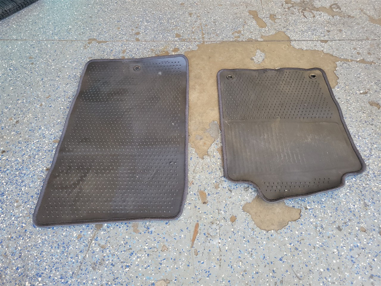 1999 CORVETTE OEM FRONT FLOOR MATS PAIR BLACK 34007 - image 9