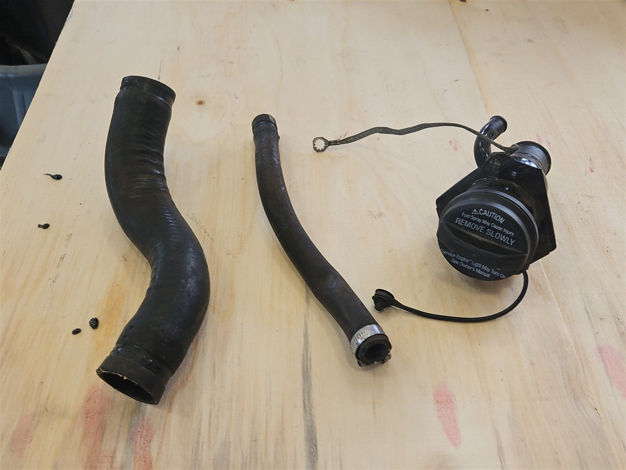 1999 CORVETTE FUEL FILLER NECK & HOSES 34010 - image 1
