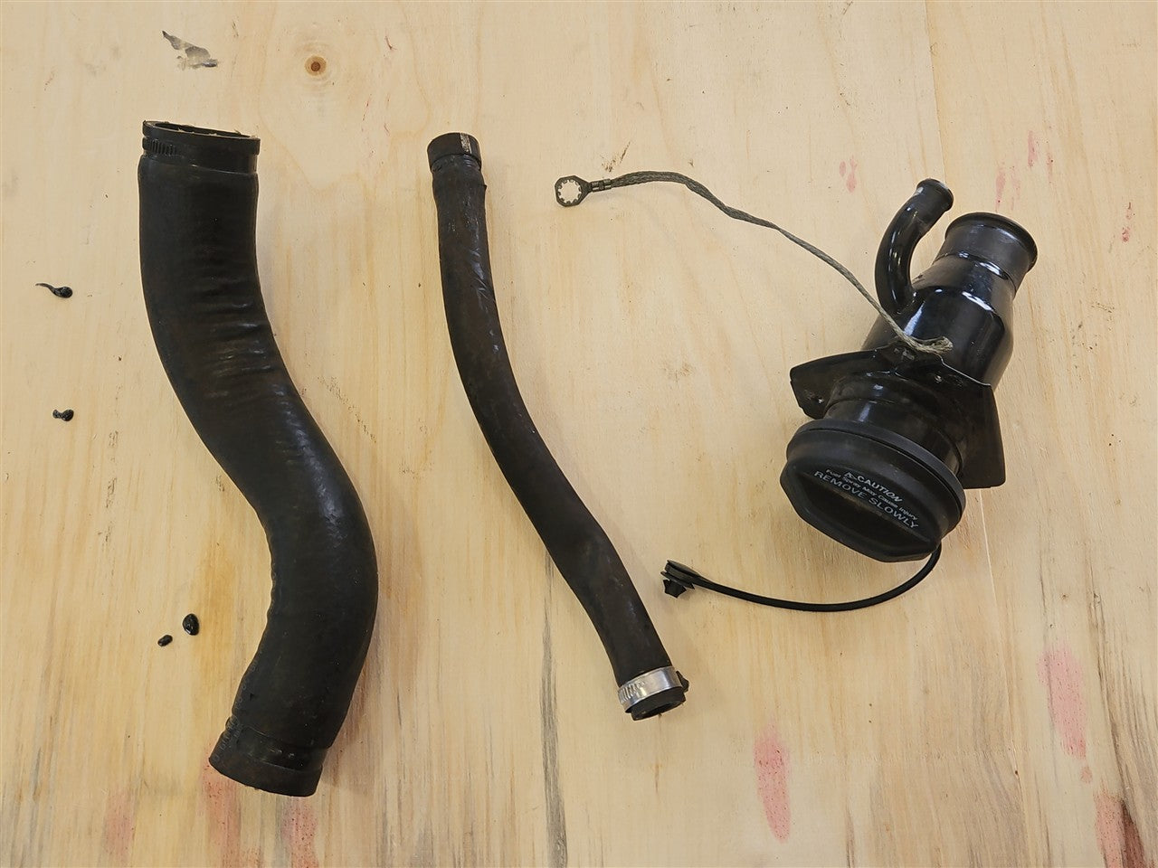 1999 CORVETTE FUEL FILLER NECK & HOSES 34010 - image 5