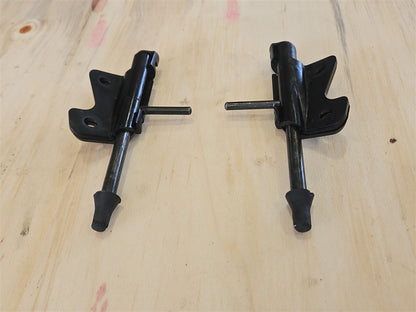 1999 CORVETTE TARGA TOP STORAGE HOLDER LOCKING PIN 34013 - image 4