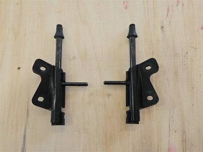 1999 CORVETTE TARGA TOP STORAGE HOLDER LOCKING PIN 34013 - image 5