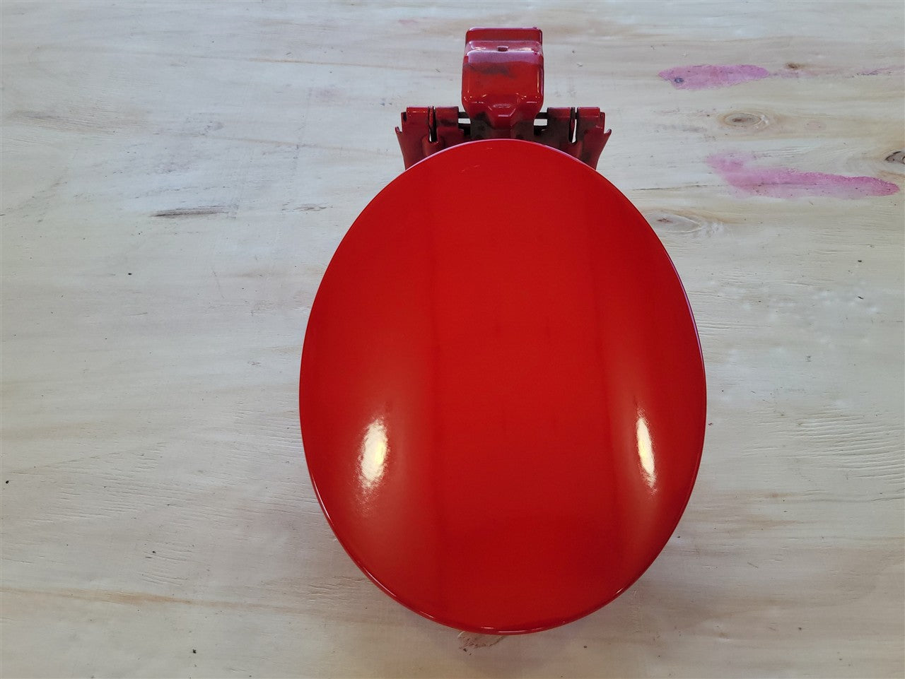 1999 CORVETTE GAS TANK FUEL FILLER DOOR TORCH RED 70U 10253857. FITS 97-04 C5 CORVETTE 34014 - image 3